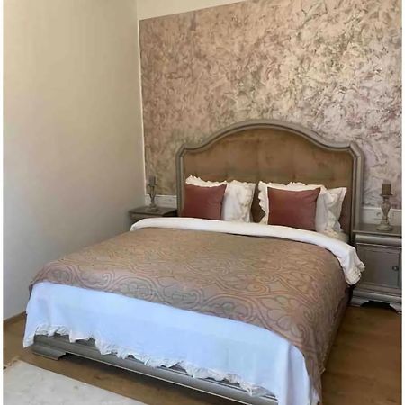 C-Entral Boutique Apartment Bukares Bagian luar foto