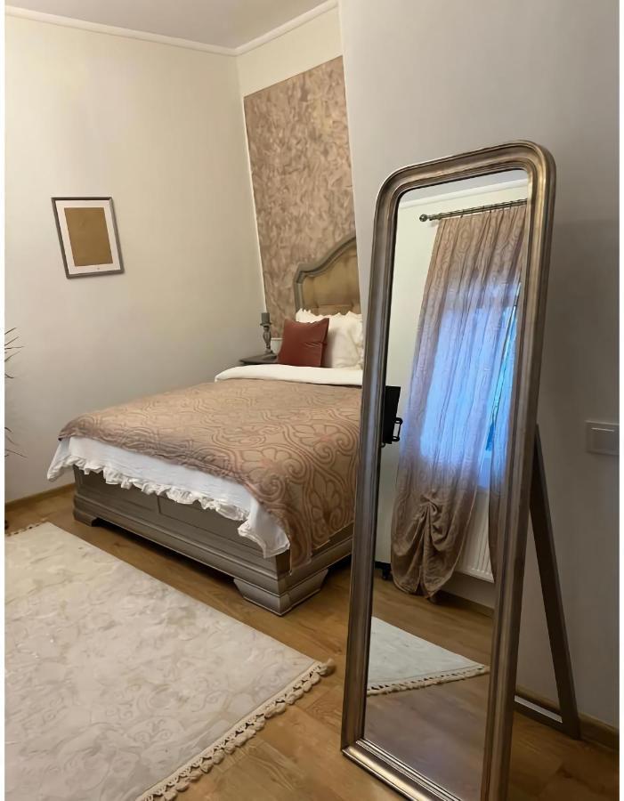 C-Entral Boutique Apartment Bukares Bagian luar foto